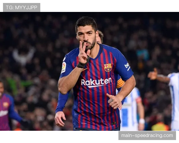 巴塞罗那举办“女性足球节”，吸引数千名女孩参与体验。